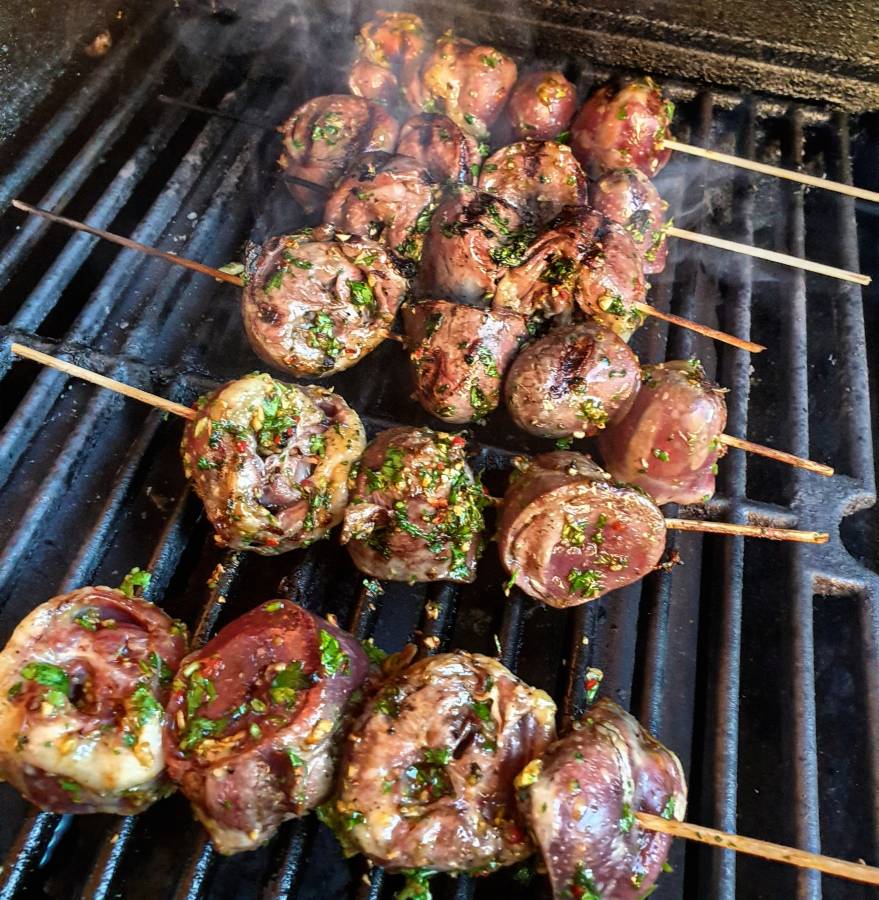 Grilovaná krůtí srdíčka na špejli