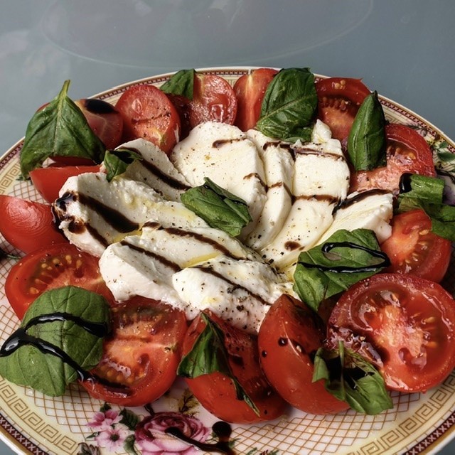 Jednoduchý salát Caprese