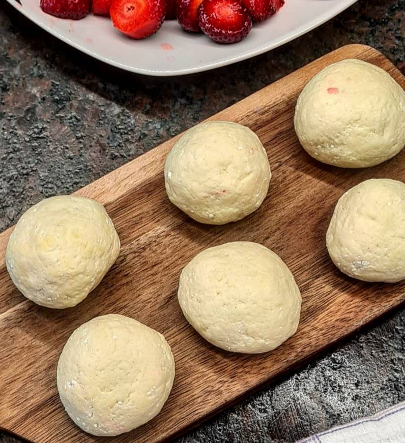 Tvarohové knedlíky s jahodami ze zahrady