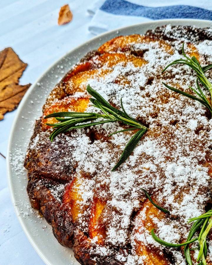 Obrácený broskvový koláč